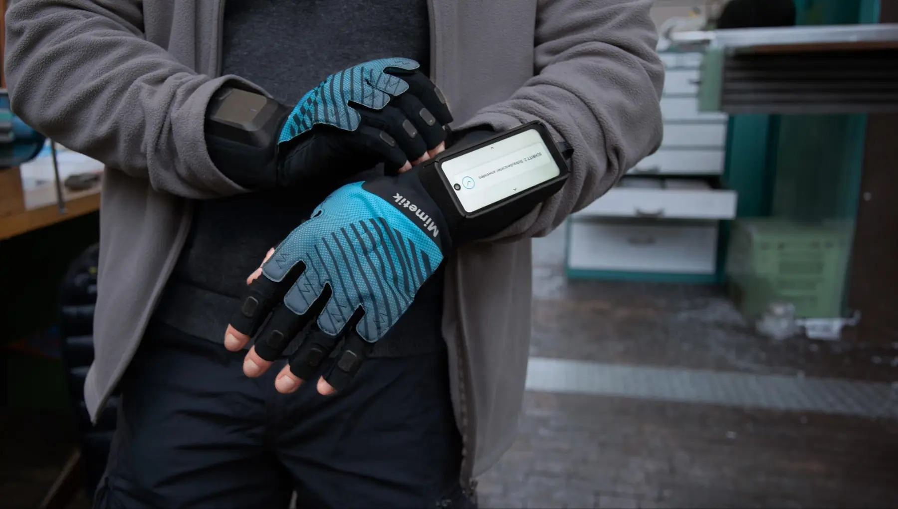 Mimetik industrial smart gloves